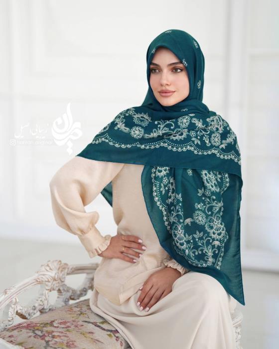روسری اصیلا