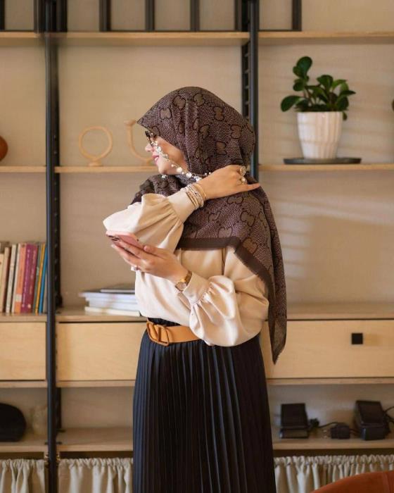 روسری سیا اسکارف گوچی
