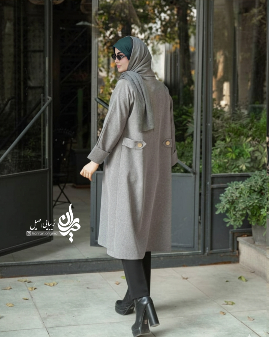 پالتو دکمه طلایی