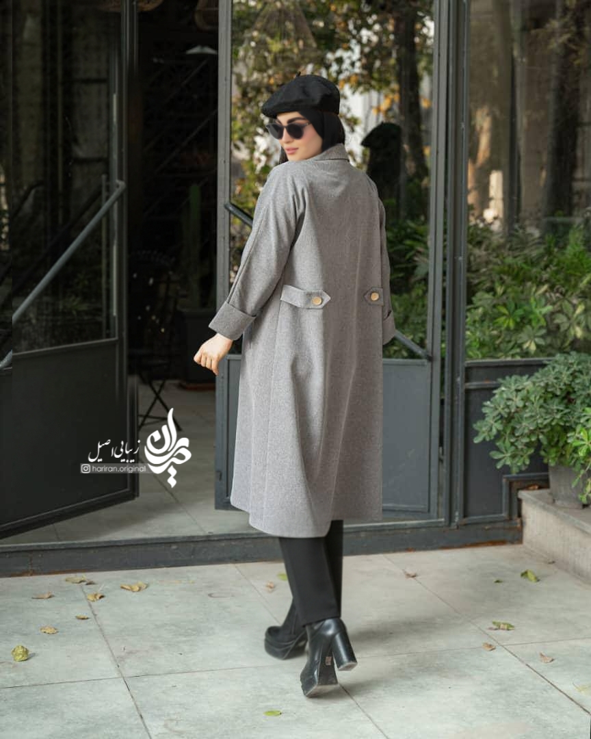 پالتو دکمه طلایی