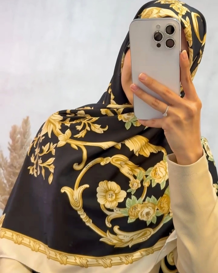 روسری vip طرح دو