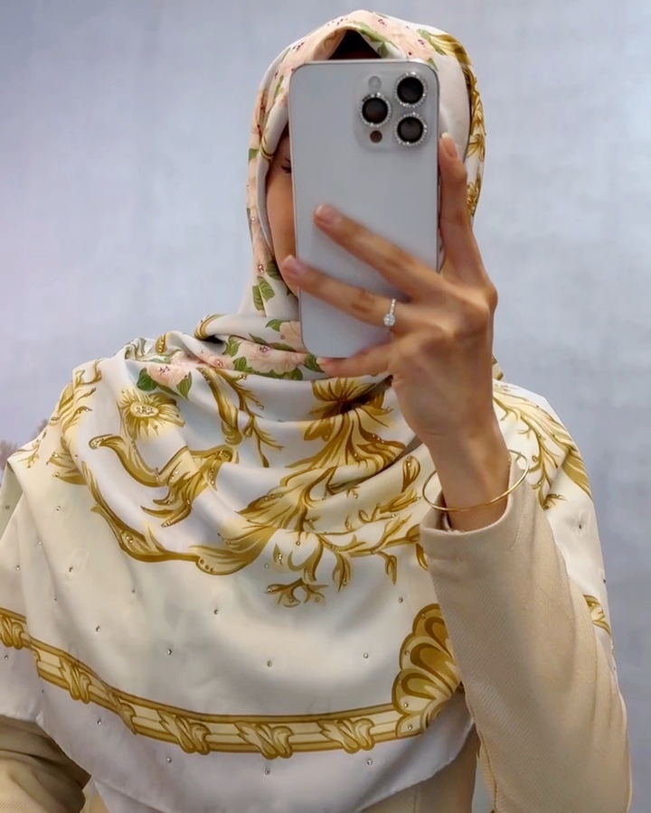 روسری vip طرح دو